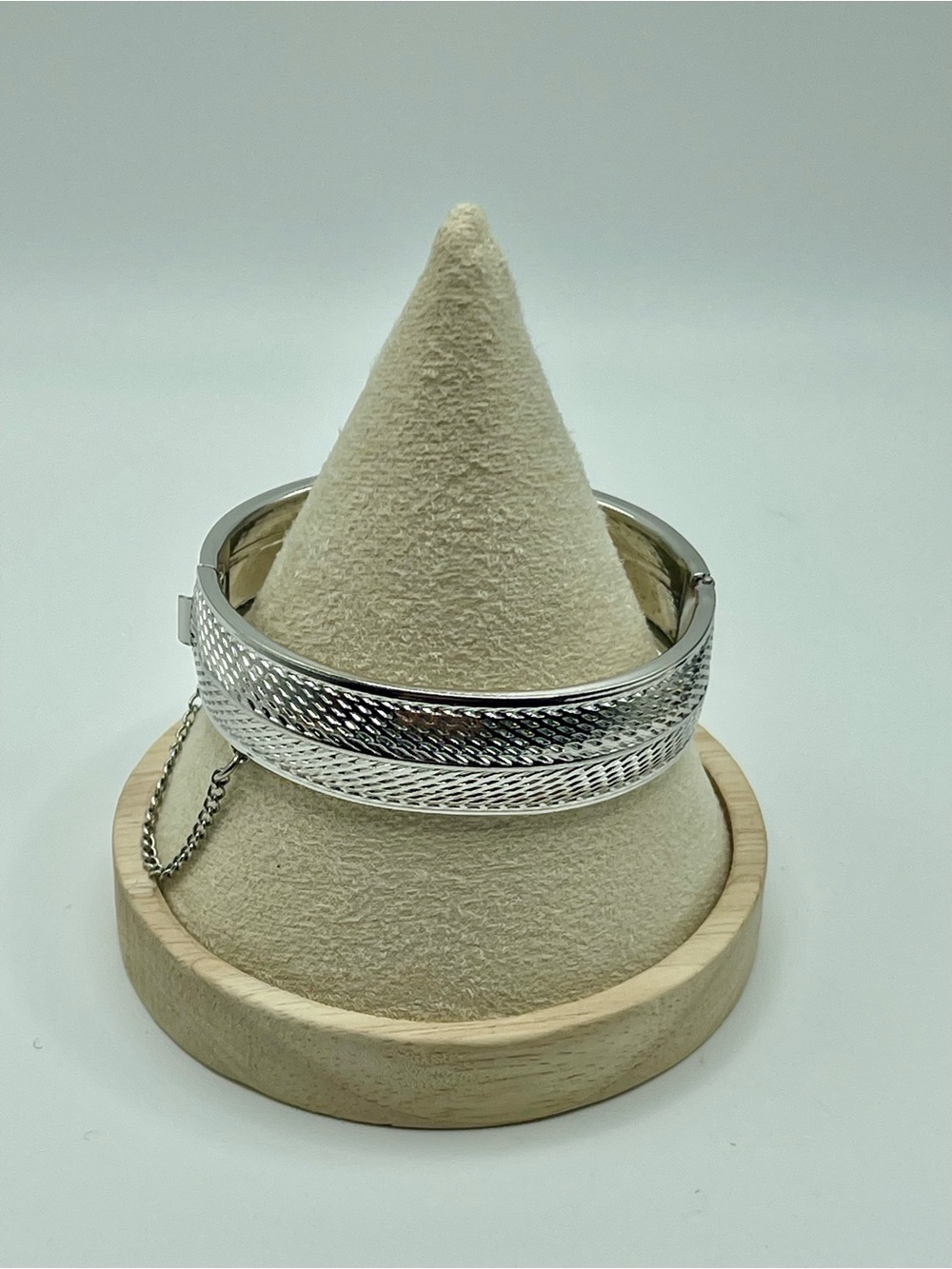 Vintage Coro Silver Tone Textured Hinge Bangle Bracelet - Silver